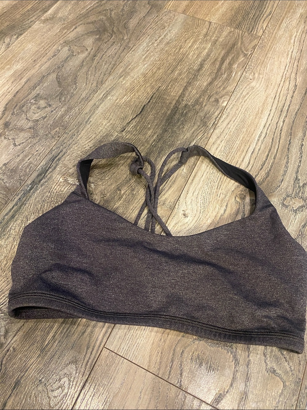 Lululemon sports bra size 6